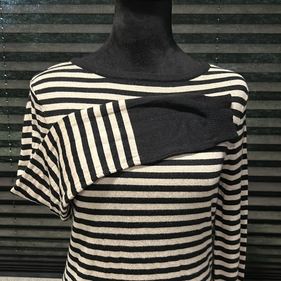 Tart Women’s Black & Cream Striped Cashmere Blend Round Neck Sweater Medium NWT - Picture 4 of 6